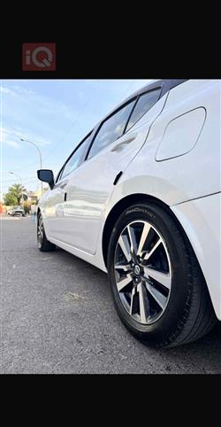 نيسان فيرسا